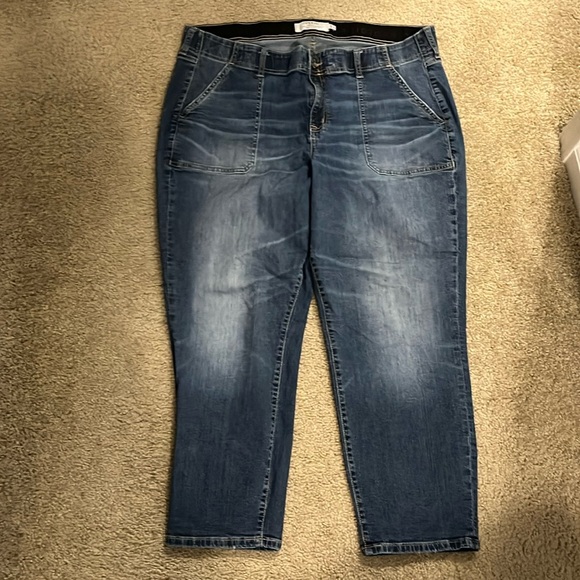 TORRID Crop Jeans size 20R elasticized inner waist - Picture 1 of 5